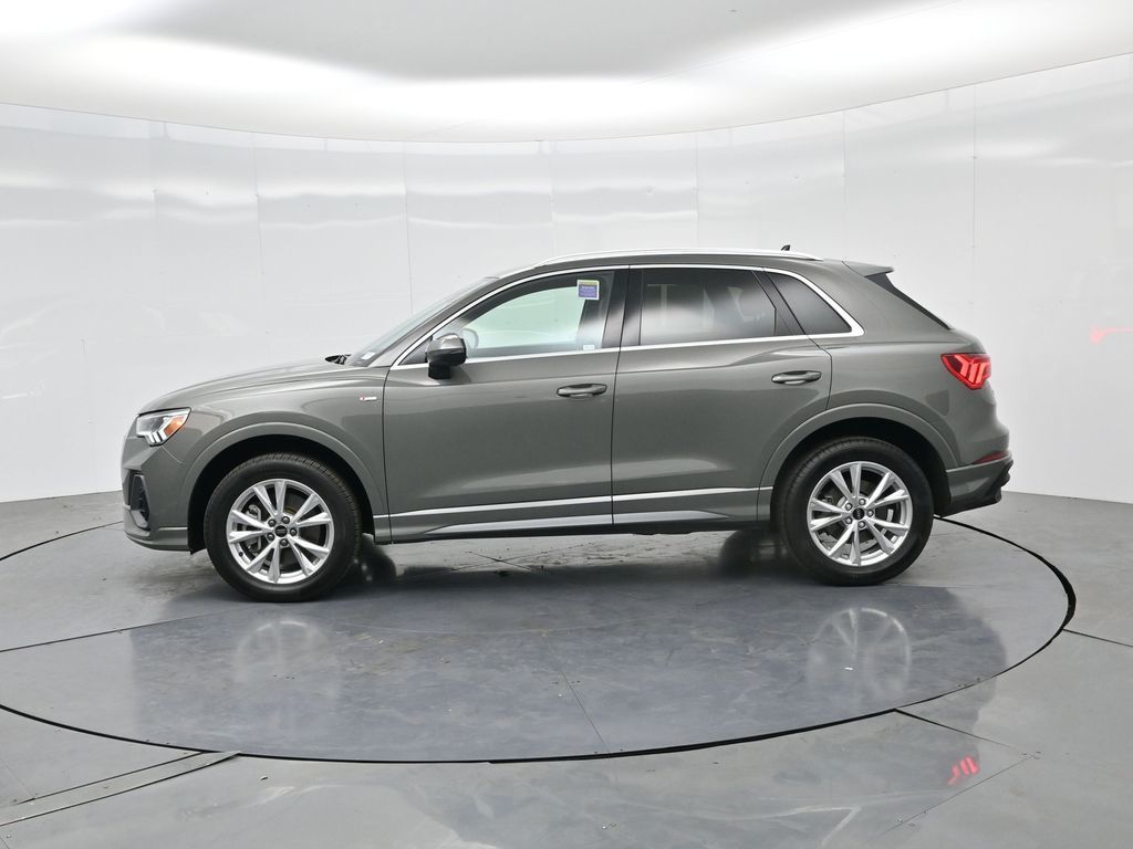 2025 Audi Q3 45 S line Premium photo 4