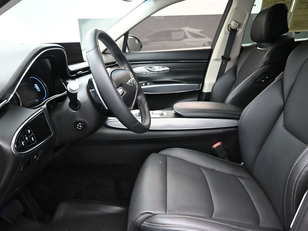 2023 Genesis GV70 2.5T photo 3