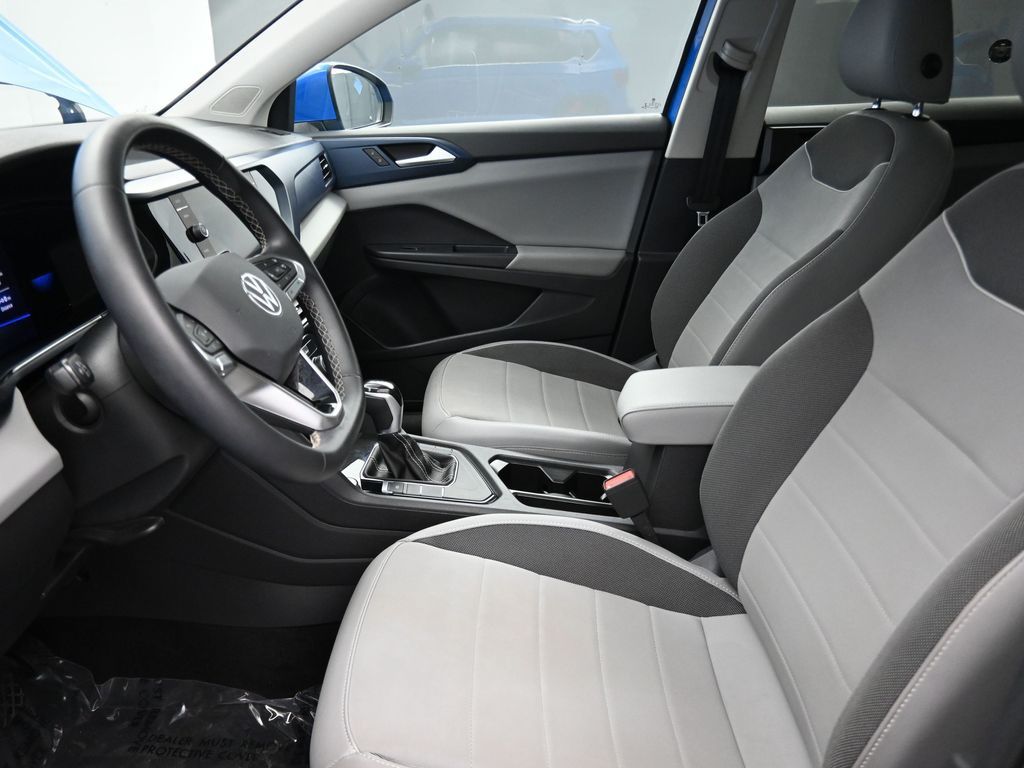 2023 Volkswagen Taos 1.5T SE photo 3