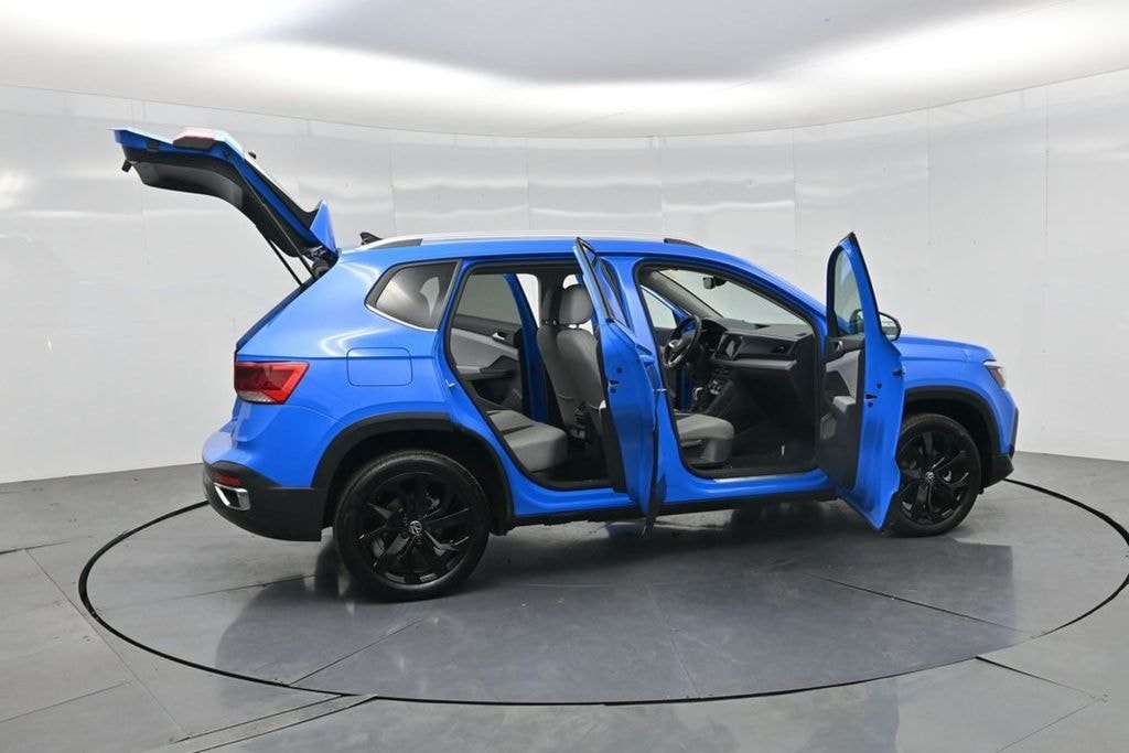 Used 2023 Volkswagen Taos 1.5T SE SUV