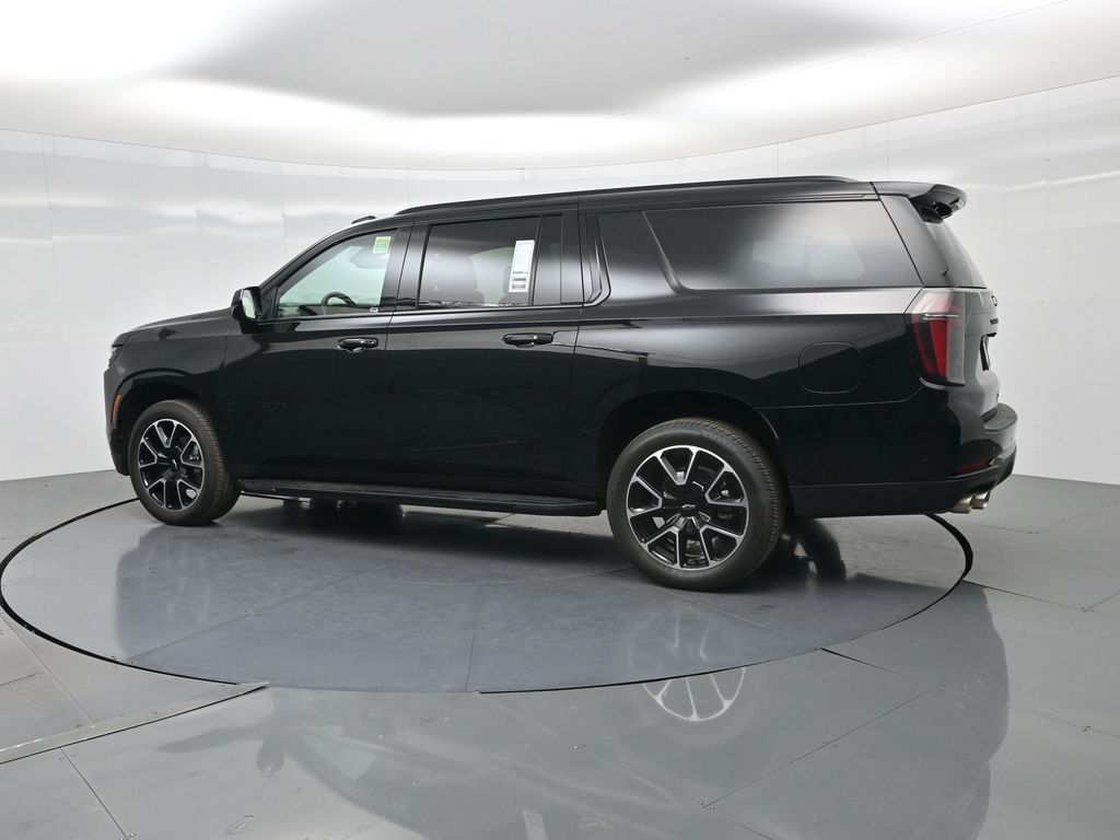 2025 Chevrolet Suburban RST photo 4