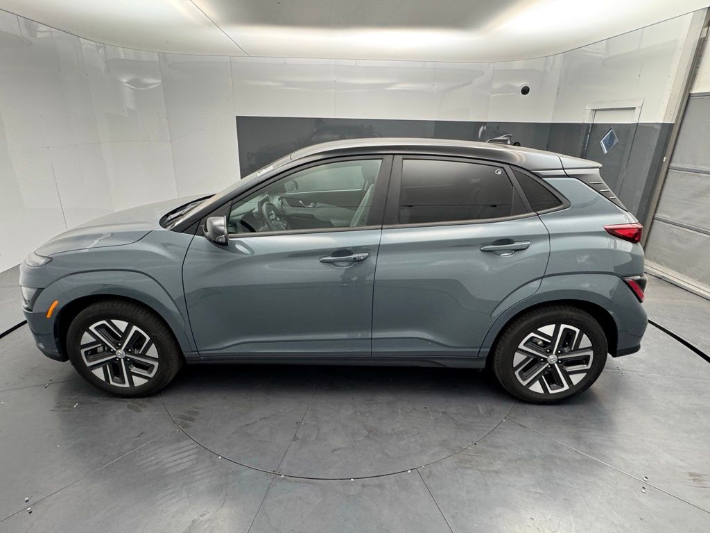 2023 Hyundai Kona Electric SE photo 2