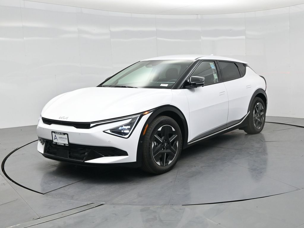 2025 Kia EV6 Wind's photo