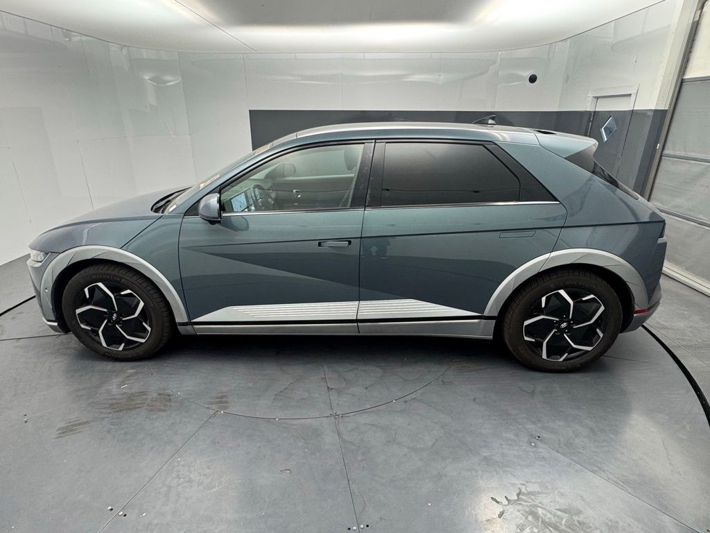 2024 Hyundai IONIQ 5 Limited photo 2