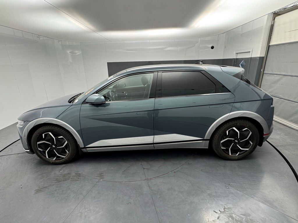 2024 Hyundai IONIQ 5 Limited photo 2