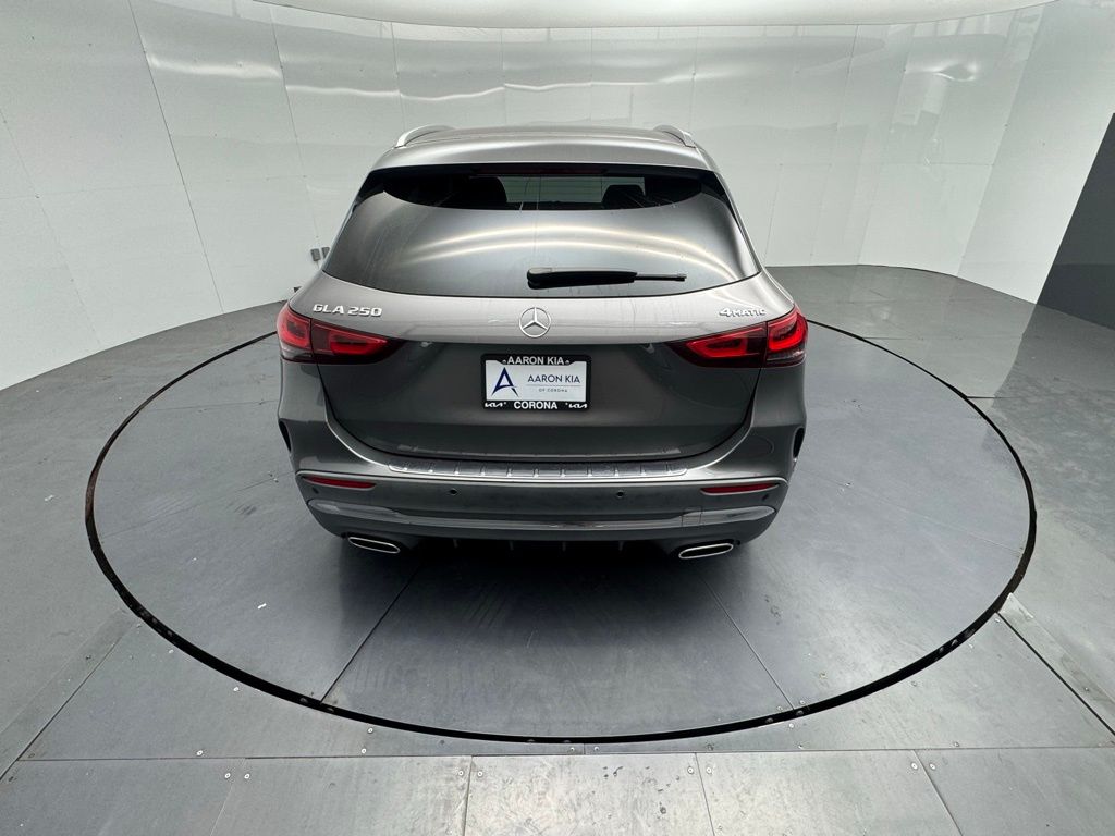 2022 Mercedes-Benz GLA 250 4MATIC photo 4
