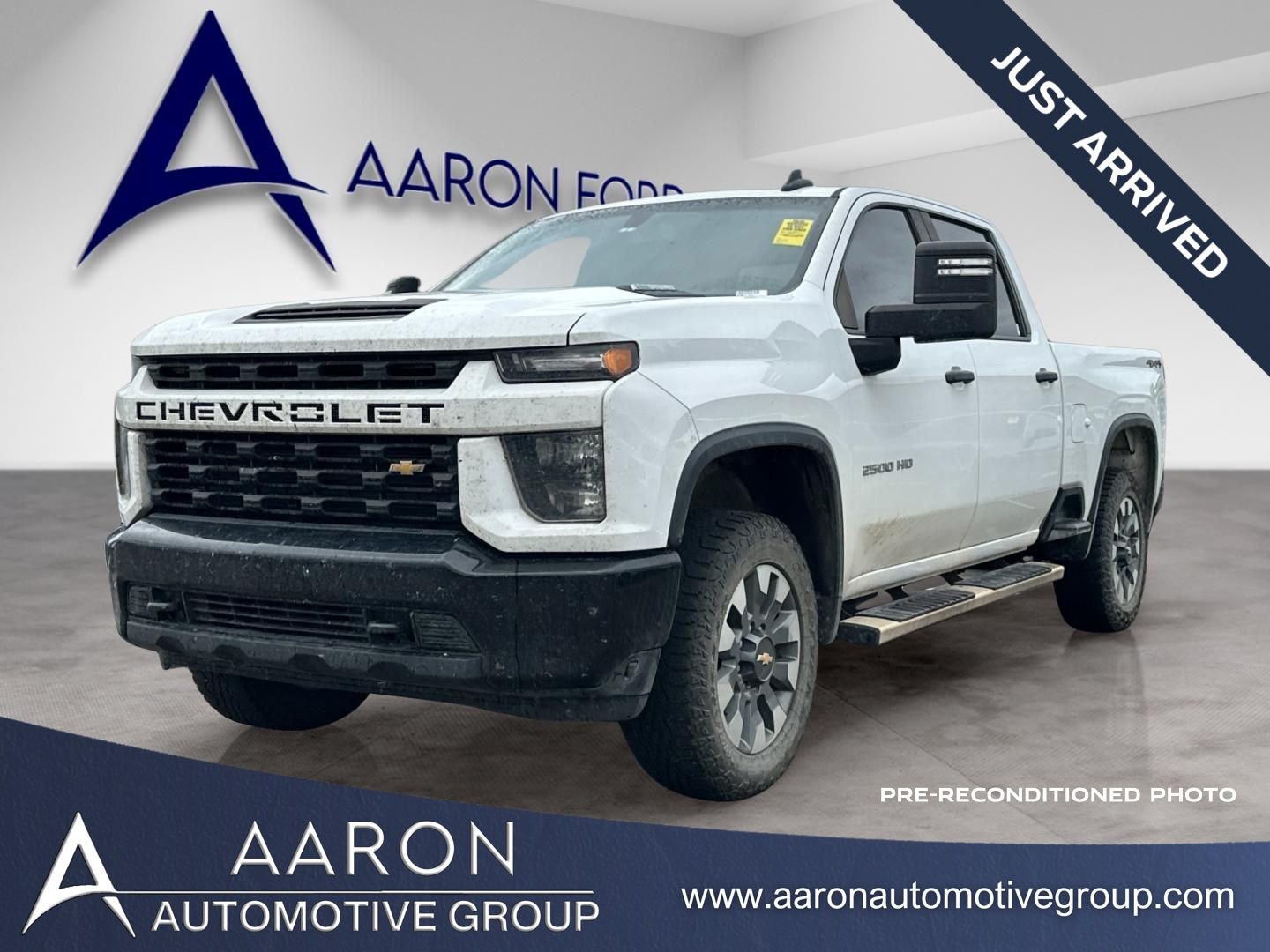 2023 Chevrolet Silverado HD Custom 4WD Crew Cab Standard Box's photo