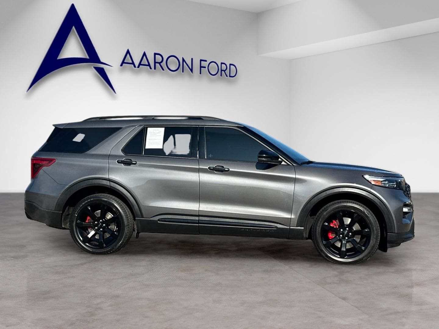 2023 Ford Explorer ST photo 6