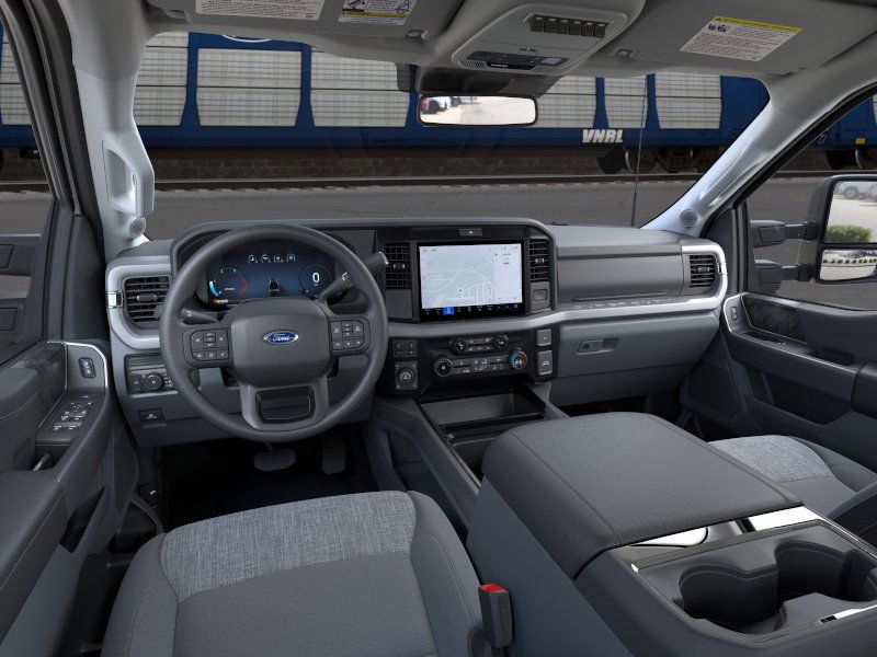 2025 Ford F-250 photo 3