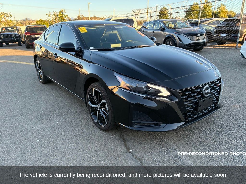 2025 Nissan Altima 2.5 SR photo 3