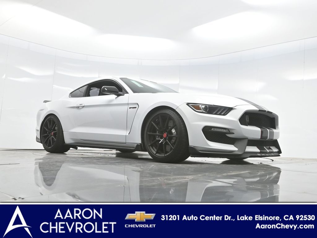 2016 Ford Mustang Shelby GT350 photo 2