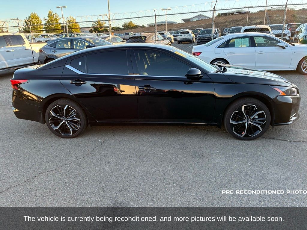 2025 Nissan Altima 2.5 SR photo 4