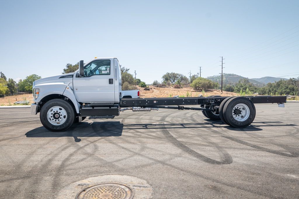 2026 Ford F-650 photo 4