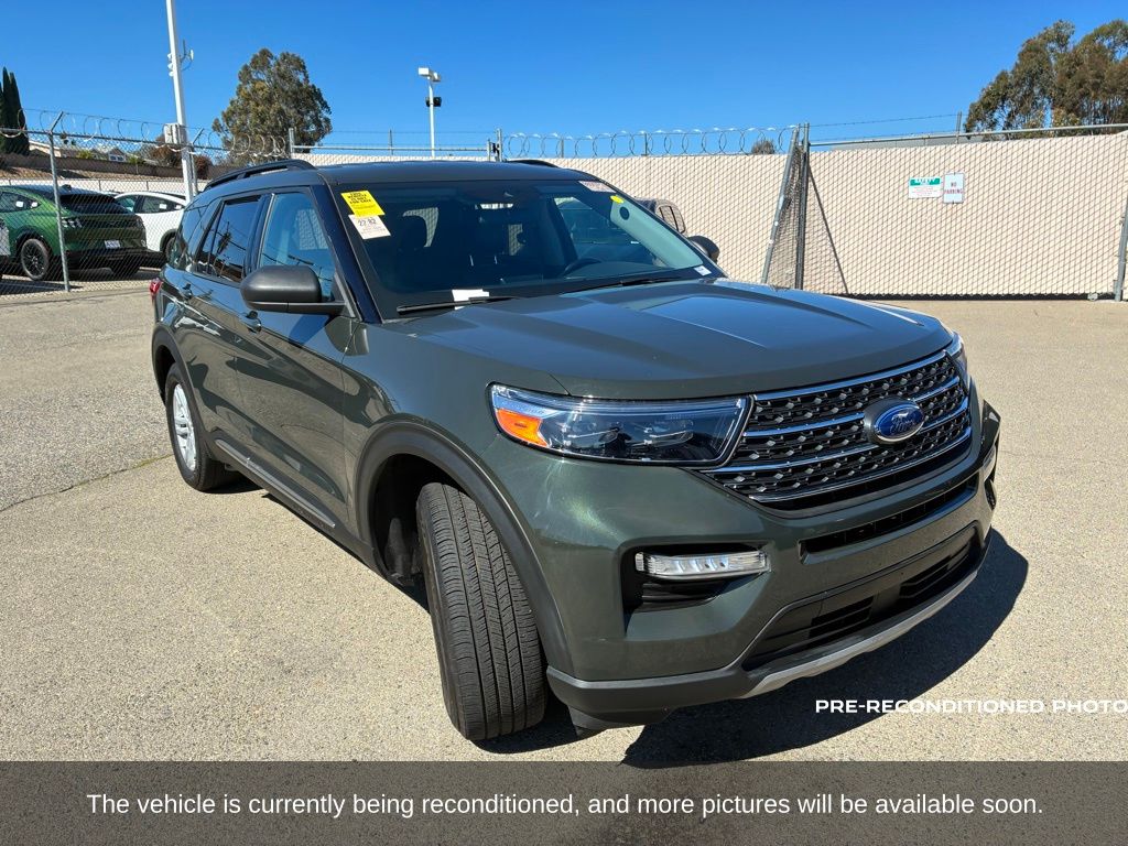 2022 Ford Explorer XLT photo 2