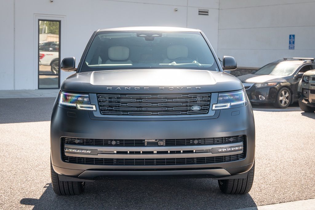 2025 Land Rover Range Rover Autobiography photo 2
