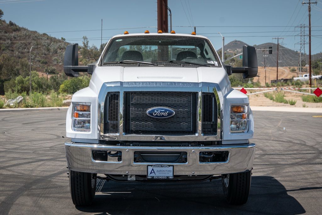 2026 Ford F-650 photo 2