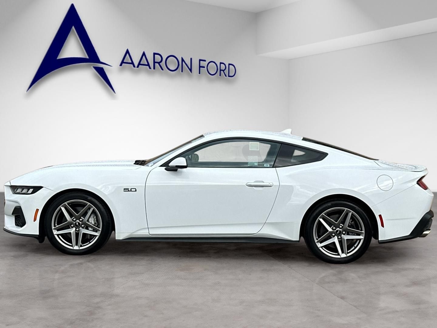 2024 Ford Mustang GT Premium photo 2