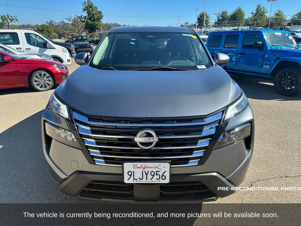 2024 Nissan Rogue SV photo 2