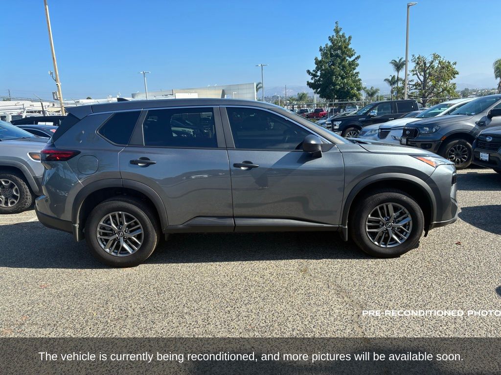 2025 Nissan Rogue S photo 4