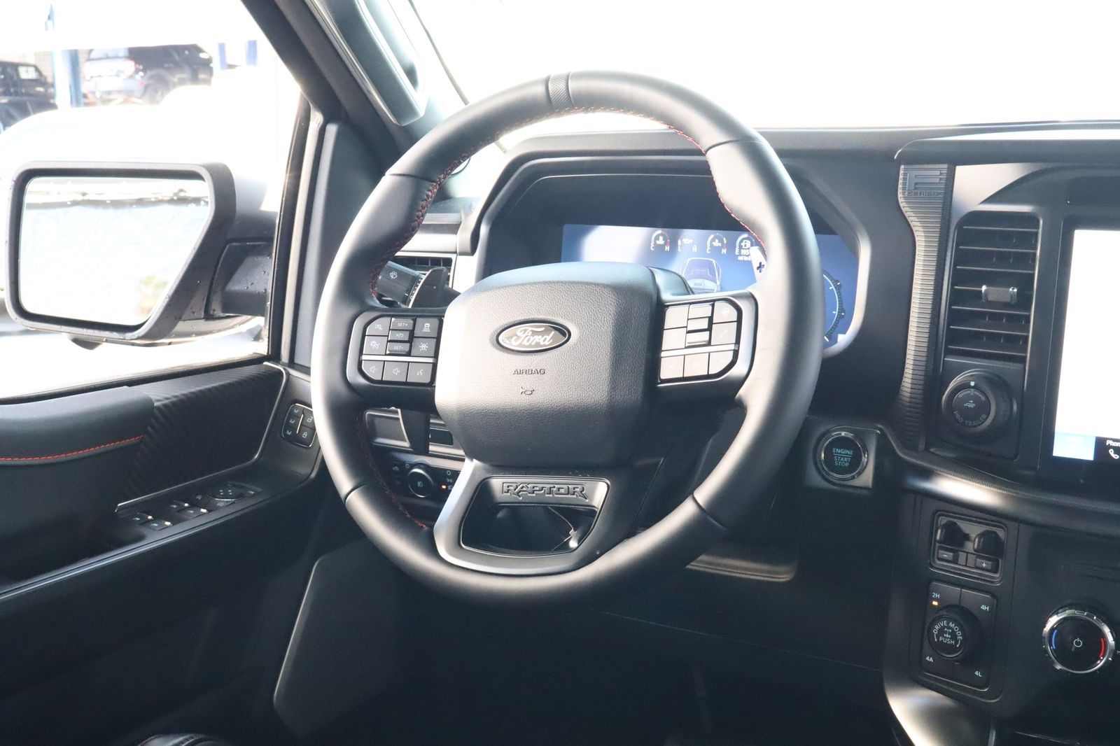 2025 Ford F-150 Raptor - Photo 30