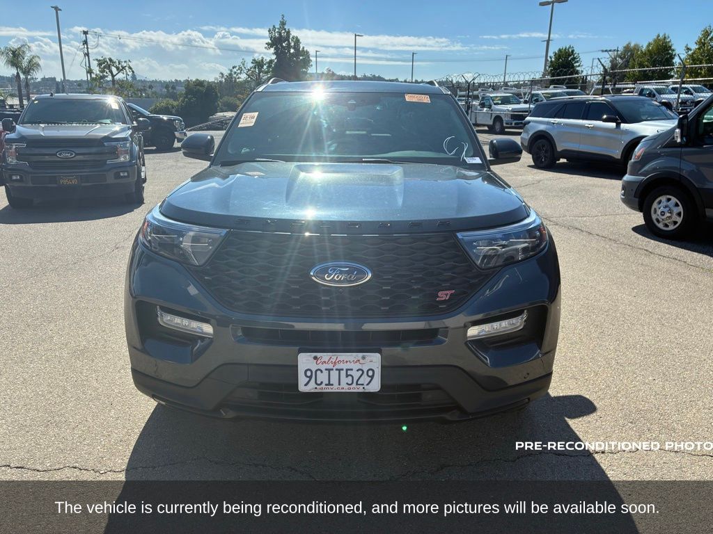 2022 Ford Explorer ST photo 2