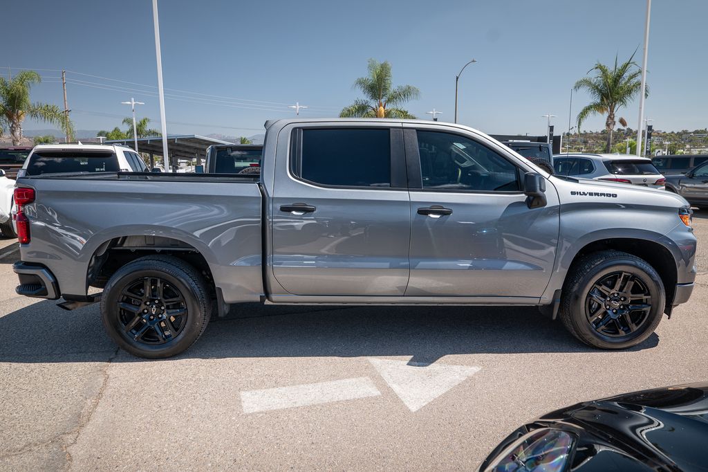 2024 Chevrolet Silverado 1500 Custom photo 4