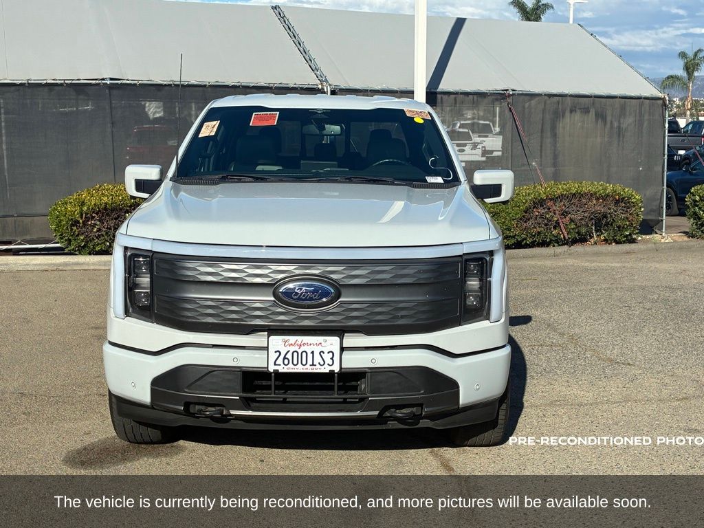 2023 Ford F-150 Lightning Lariat photo 2