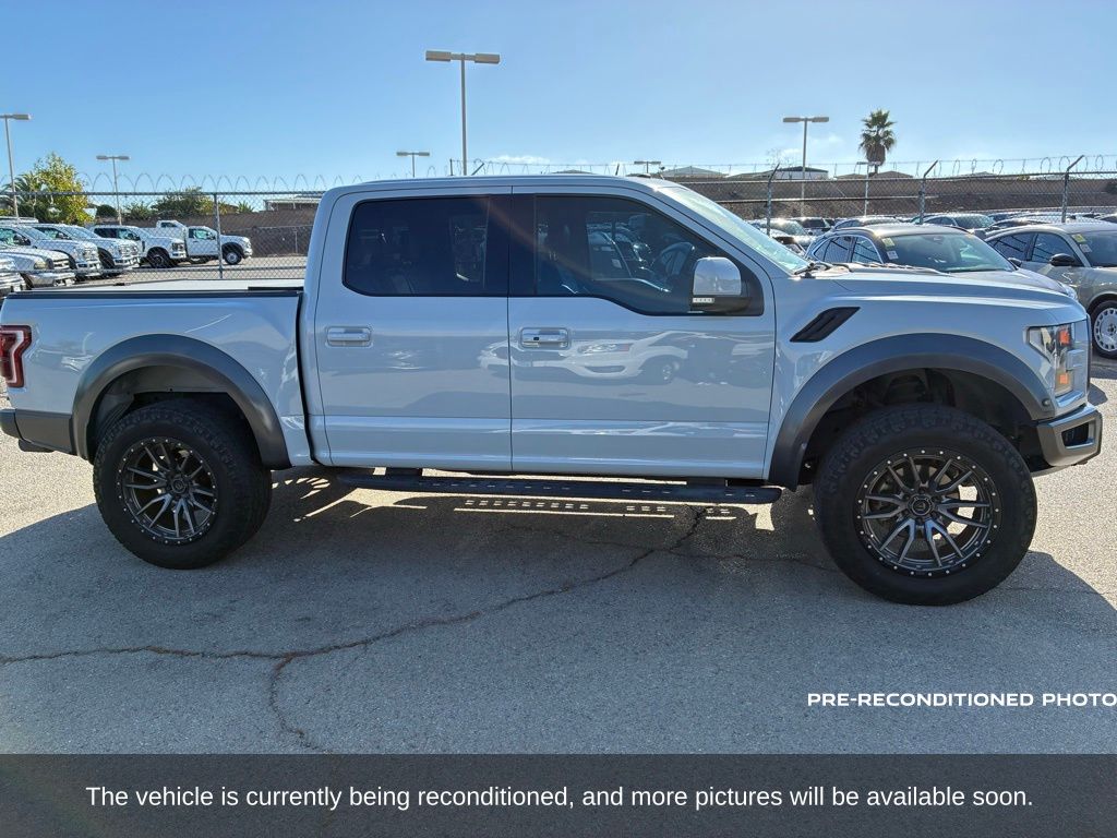 2017 Ford F-150 Raptor photo 4