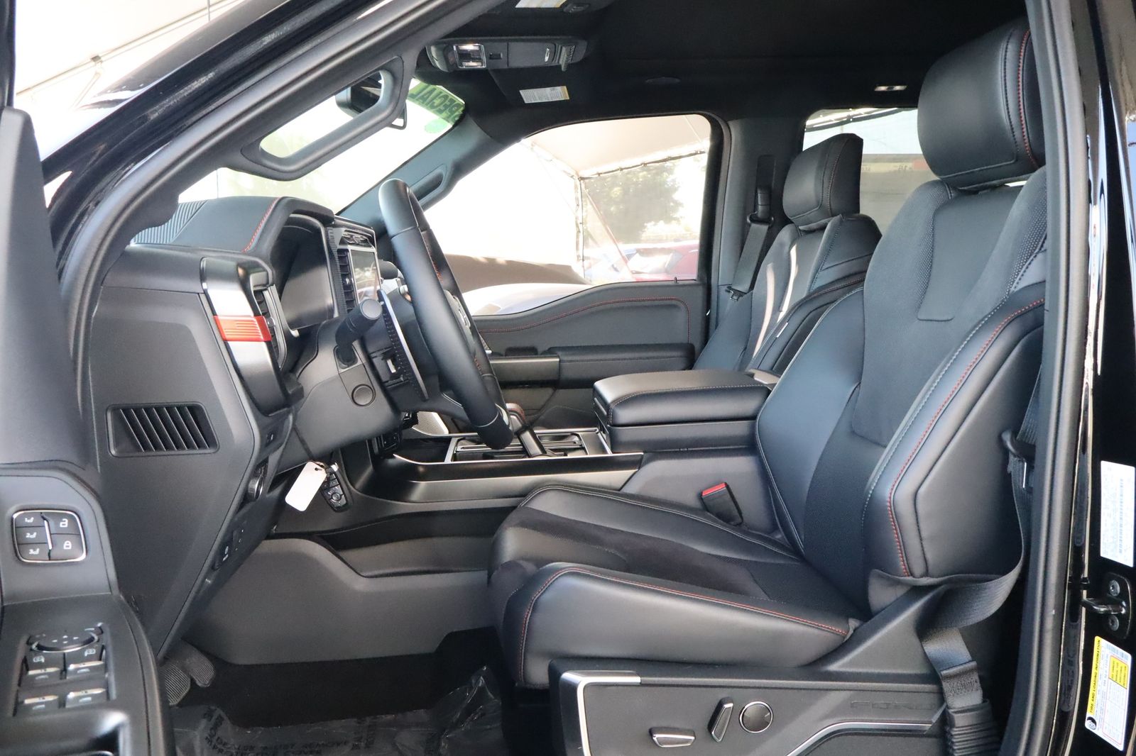 2025 Ford F-150 Raptor - Photo 22