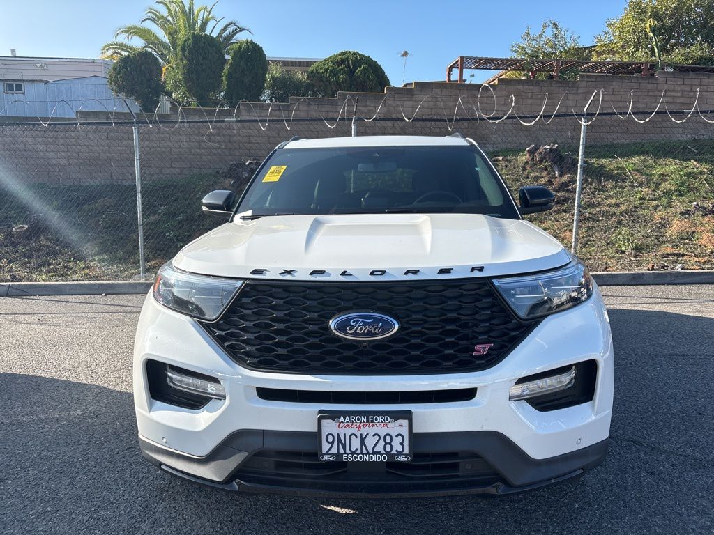 2023 Ford Explorer ST photo 2