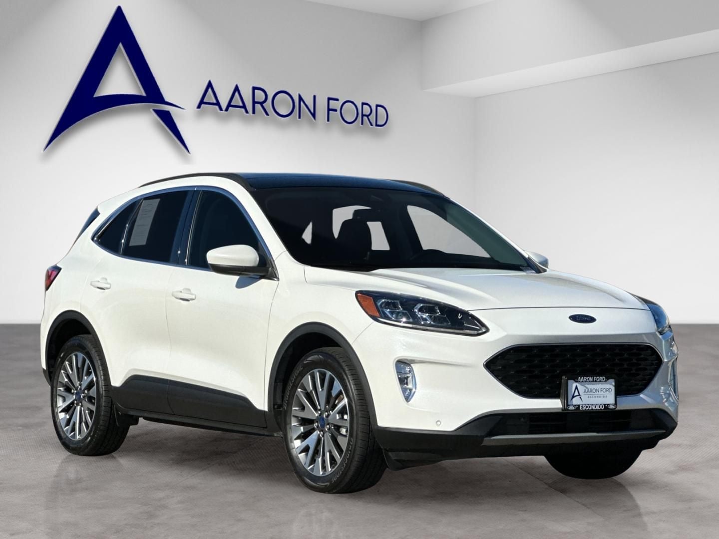 2022 Ford Escape Titanium photo 3