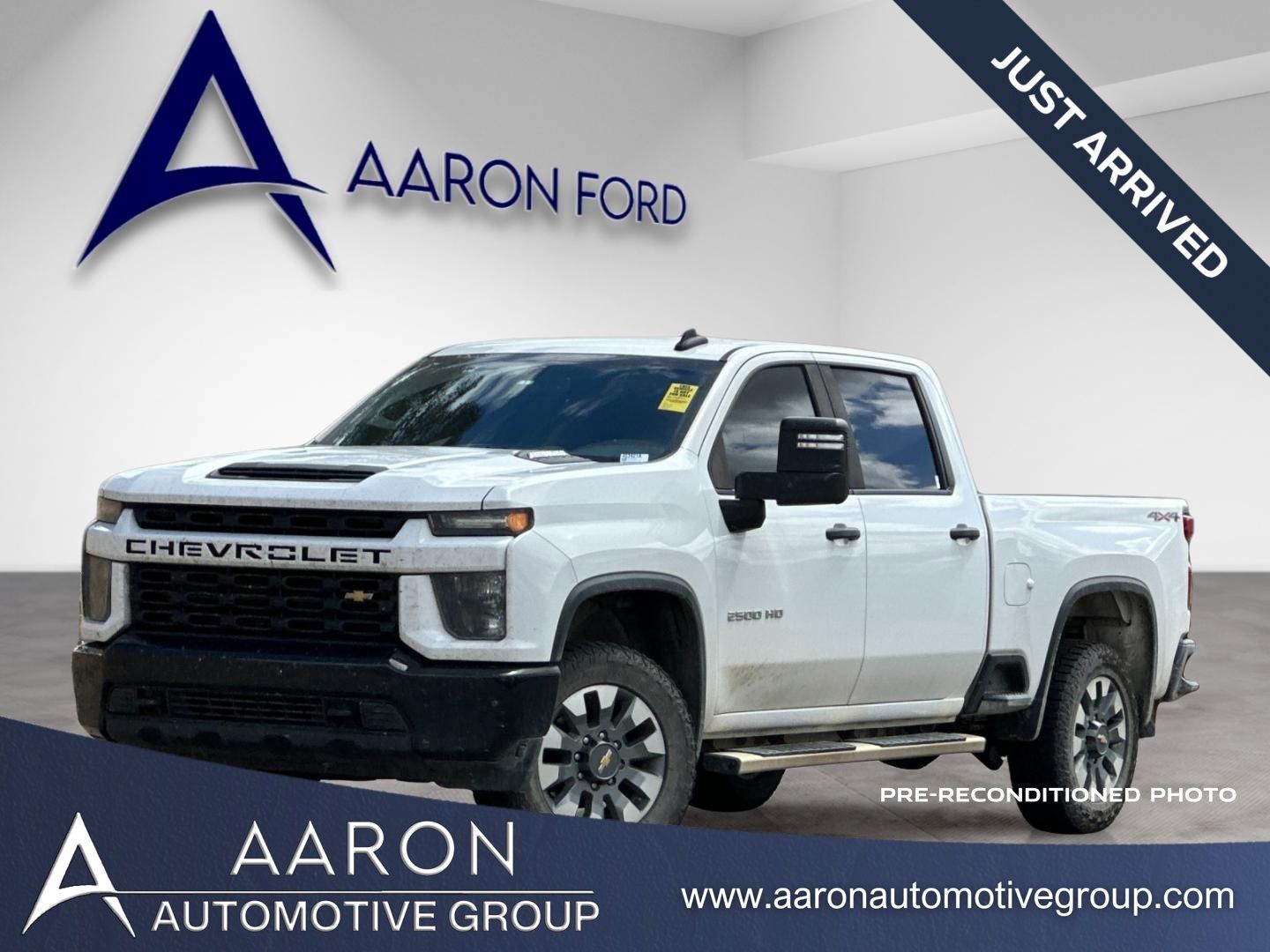 2023 Chevrolet Silverado HD Custom 4WD Crew Cab Standard Box's photo