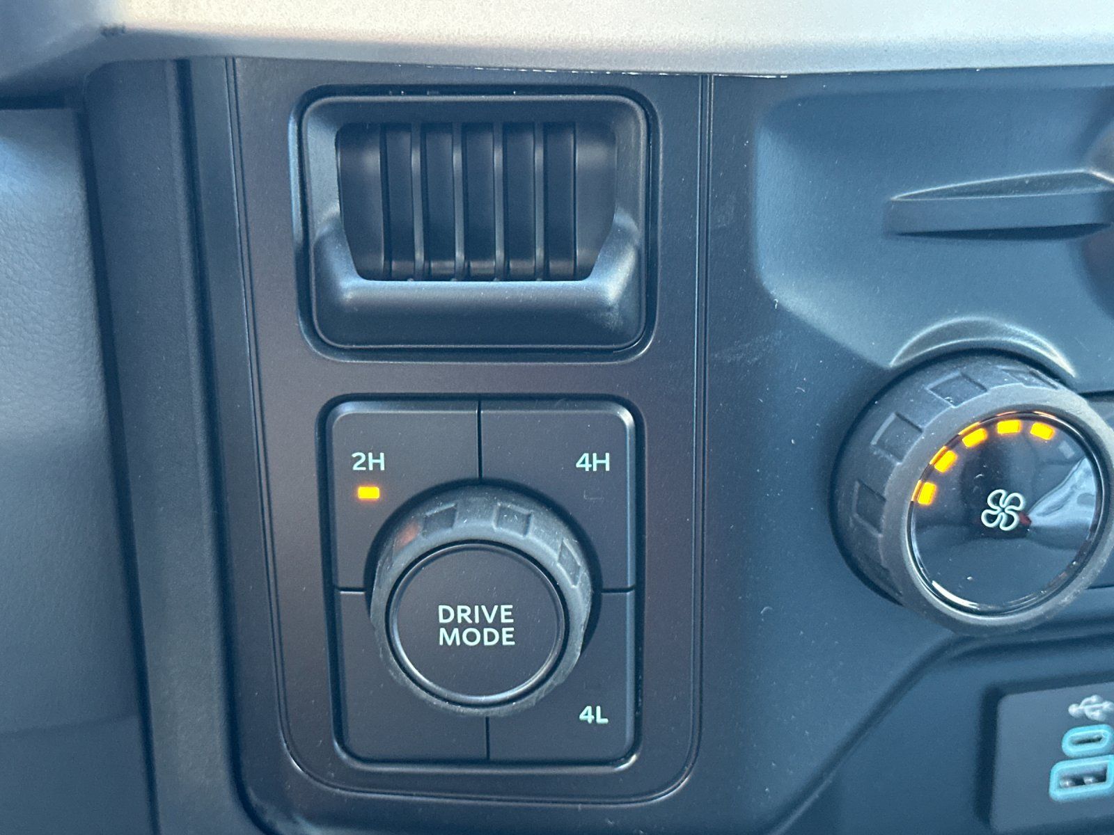 2025 Ford F-550 Super Duty Chassis Cab XL - Photo 31