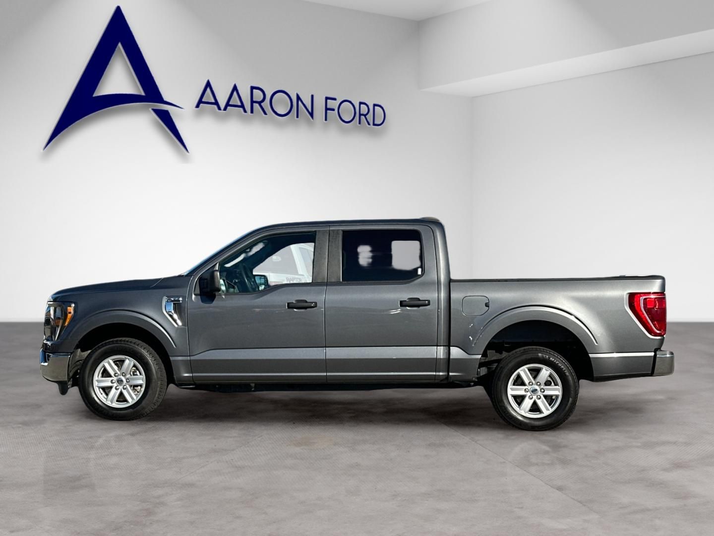 2023 Ford F-150 XLT photo 2