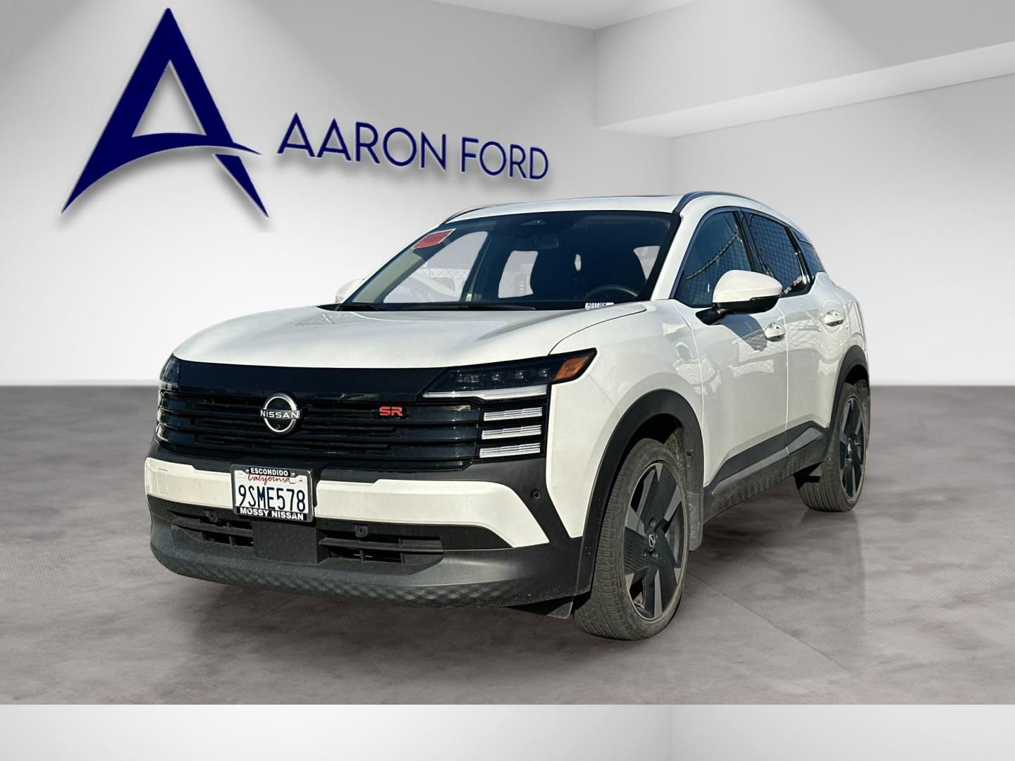 2025 Nissan Kicks SR photo 2