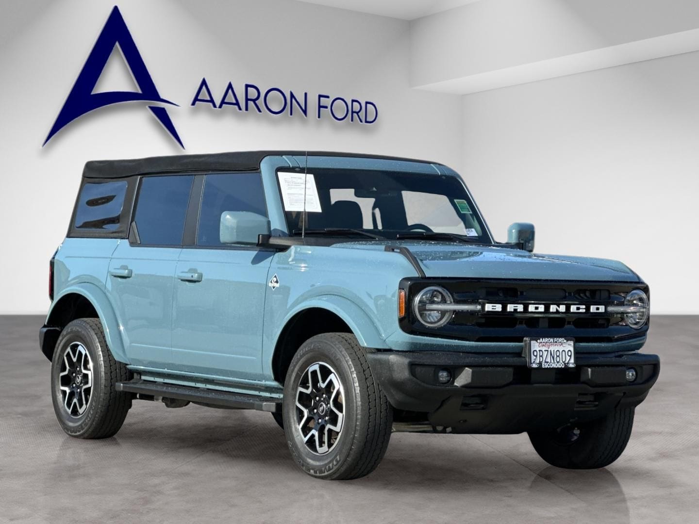 2022 Ford Bronco Outer Banks photo 3
