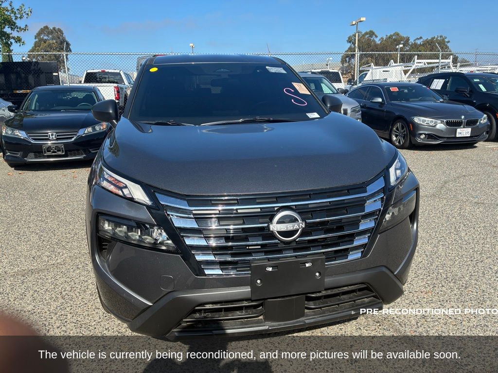 2025 Nissan Rogue S photo 2