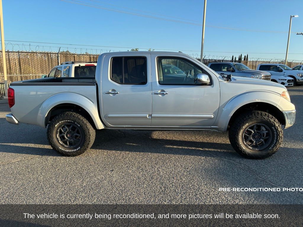 2019 Nissan Frontier SL photo 3