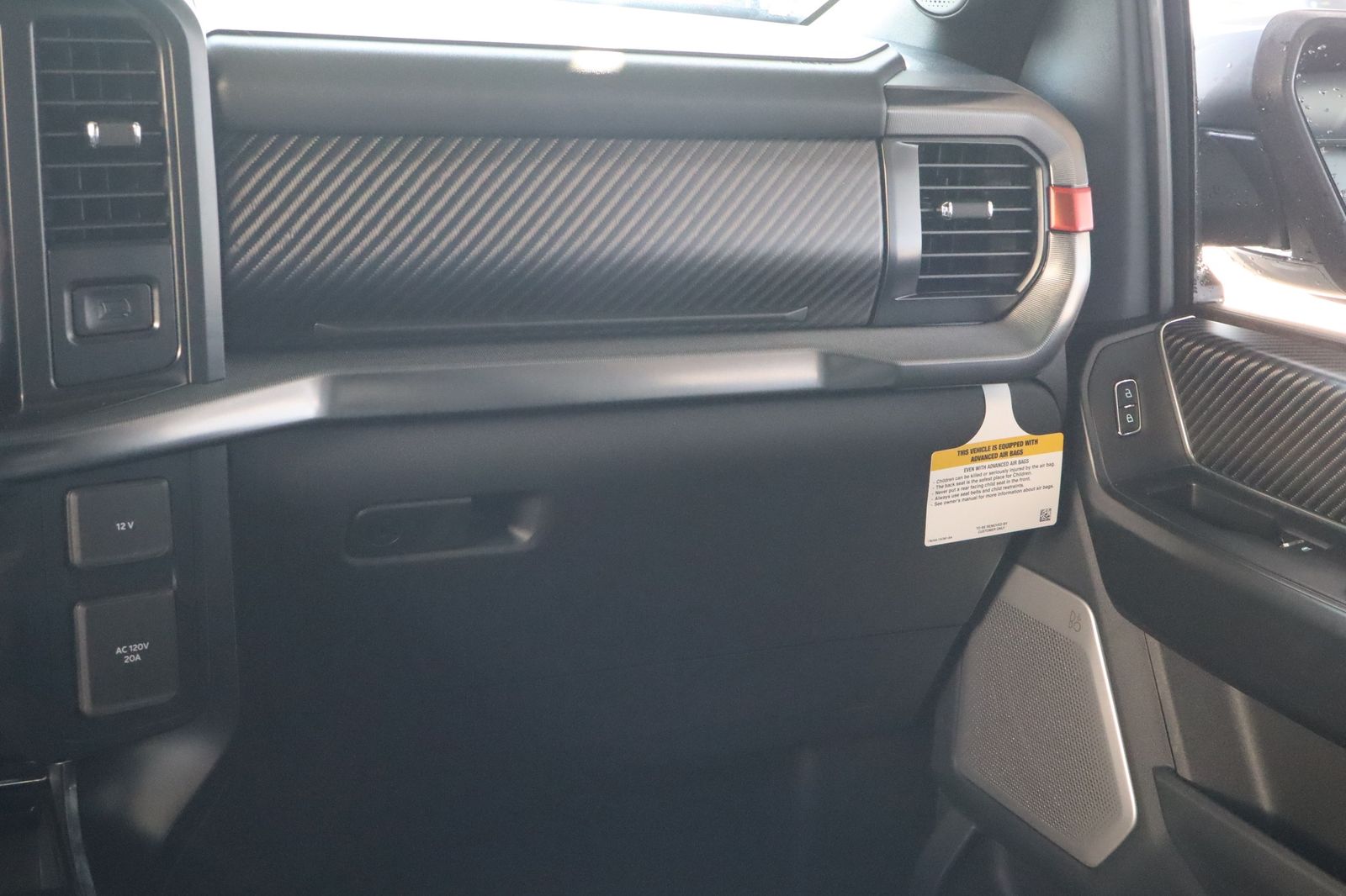 2025 Ford F-150 Raptor - Photo 32