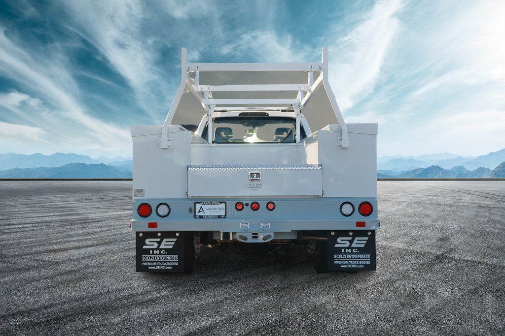 2024 Ford F-550 photo 3