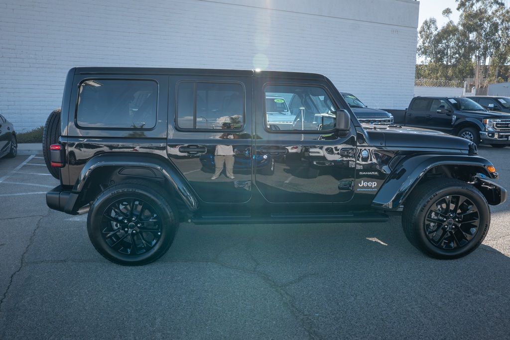 2024 Jeep Wrangler Sahara 4xe photo 4