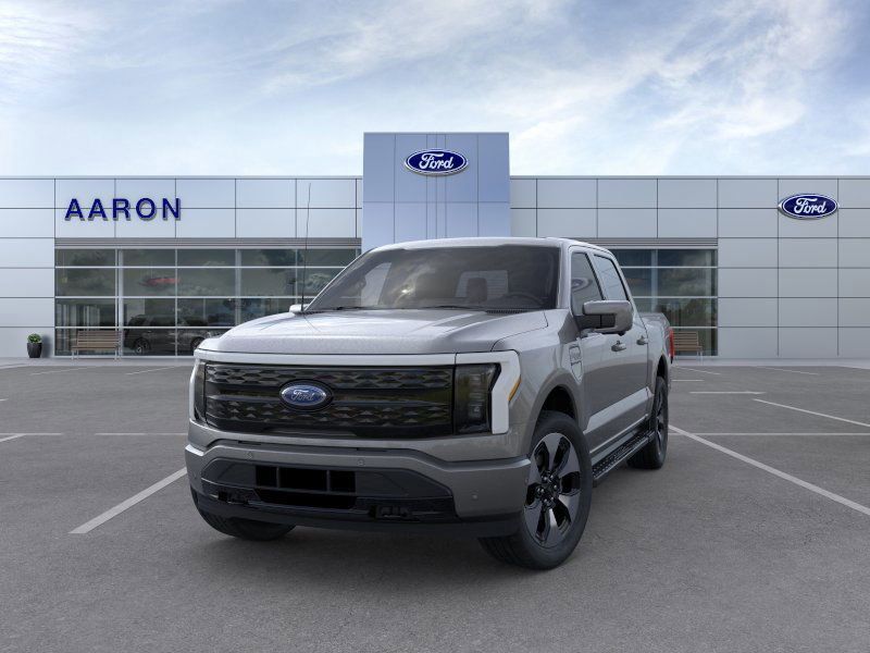 2023 Ford F-150 Lightning Platinum photo 2