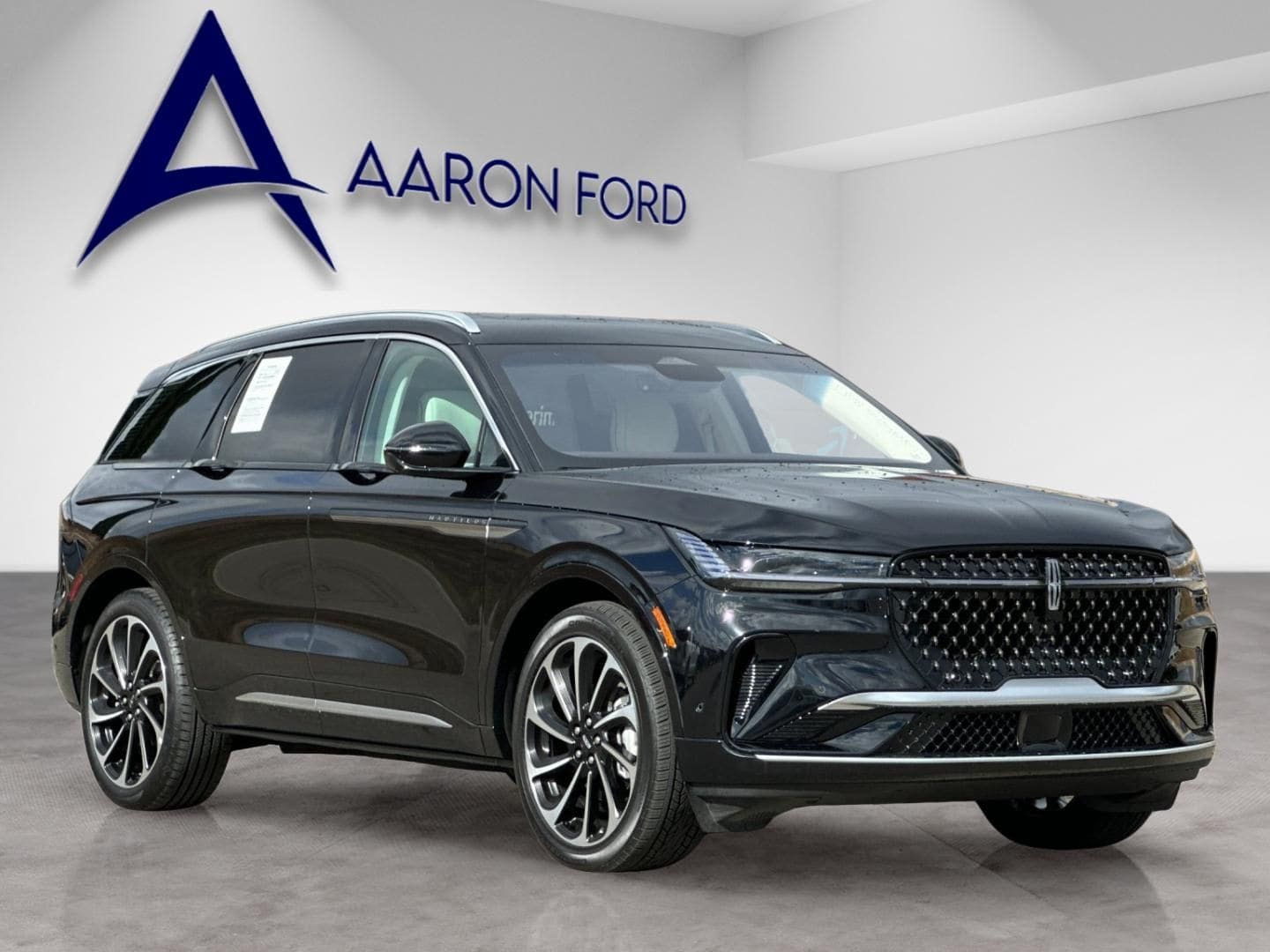 2024 Lincoln Nautilus Black Label photo 3