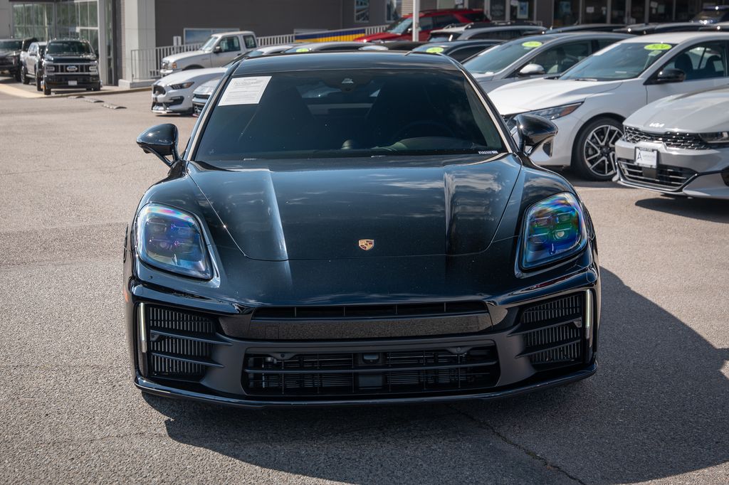 2025 Porsche Panamera 4 photo 2