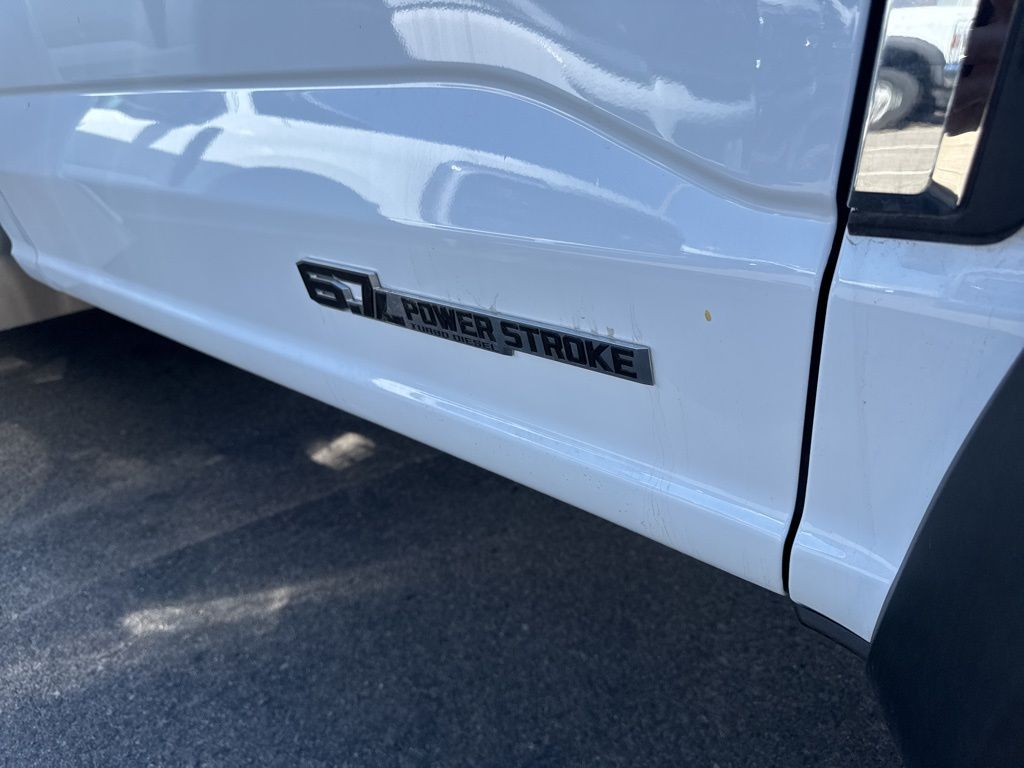 2023 Ford F-550 photo 4