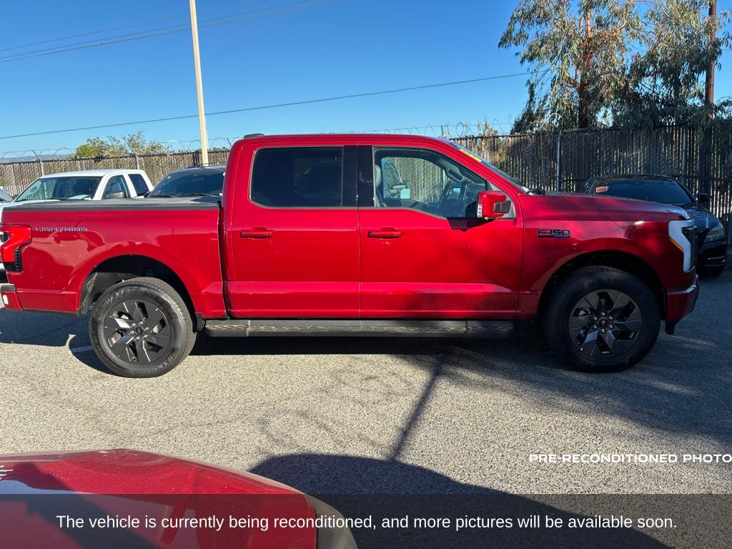 2024 Ford F-150 Lightning Lariat photo 4