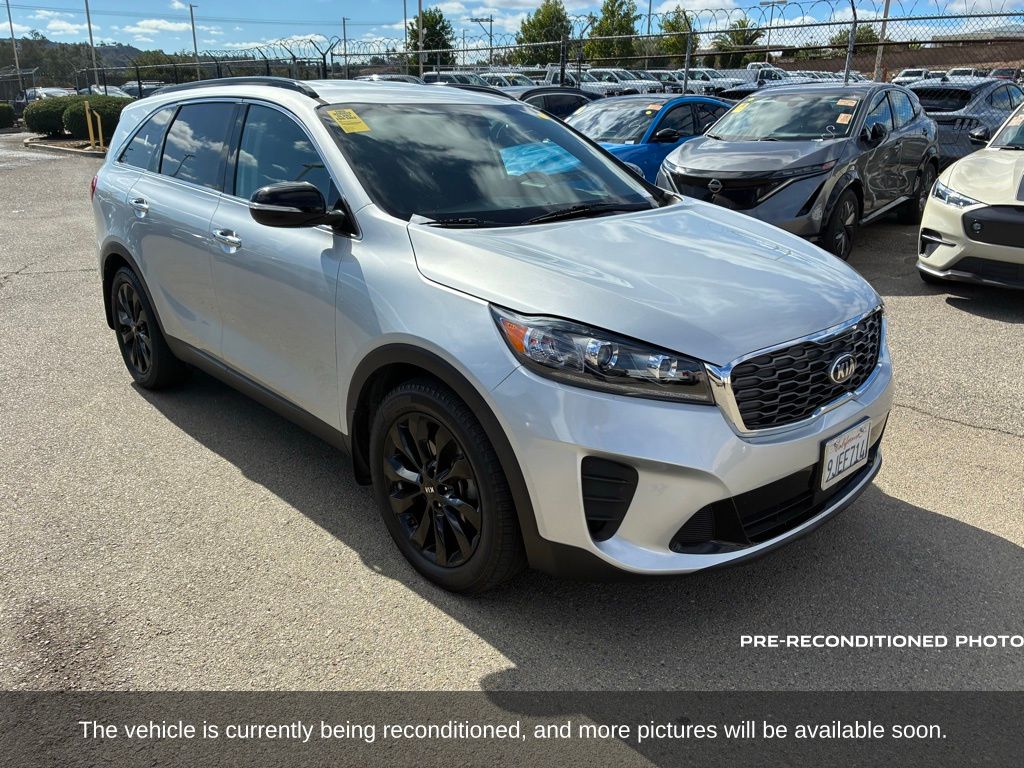 2020 Kia Sorento S photo 2
