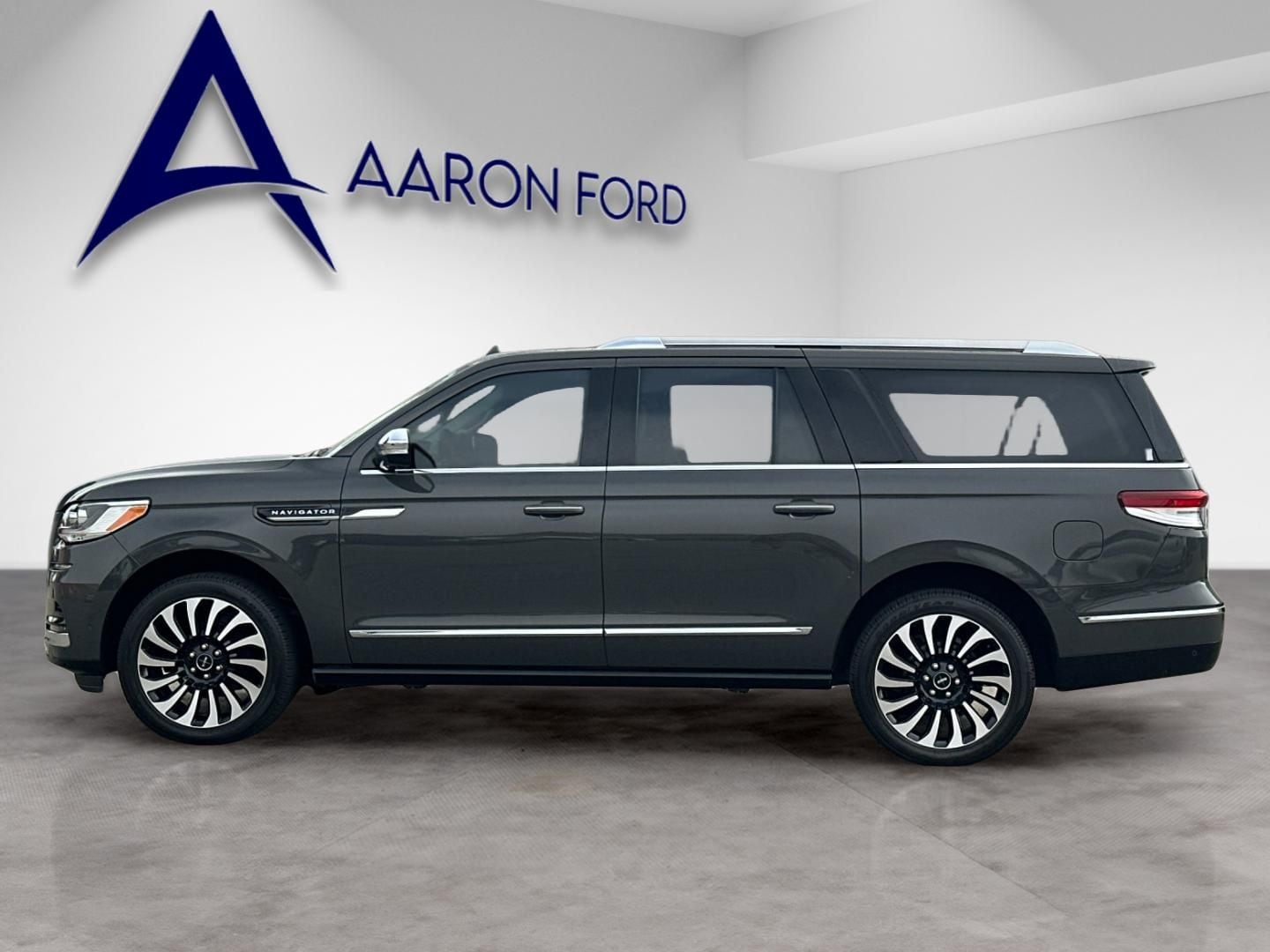 2022 Lincoln Navigator L Black Label photo 2