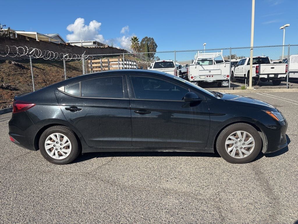 Used 2020 Hyundai Elantra SE Sedan