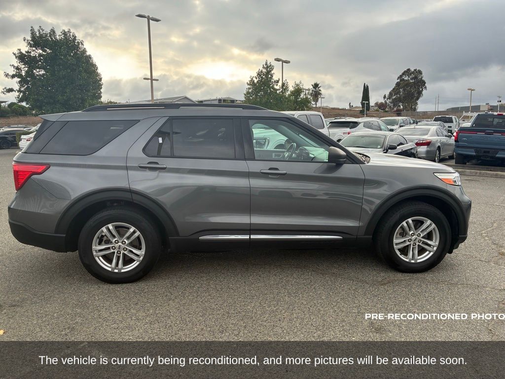2022 Ford Explorer XLT photo 3